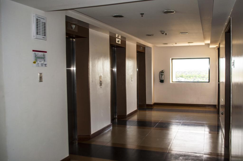 Titan Condo At Studio City Tower 1 Alabang Manilla Buitenkant foto
